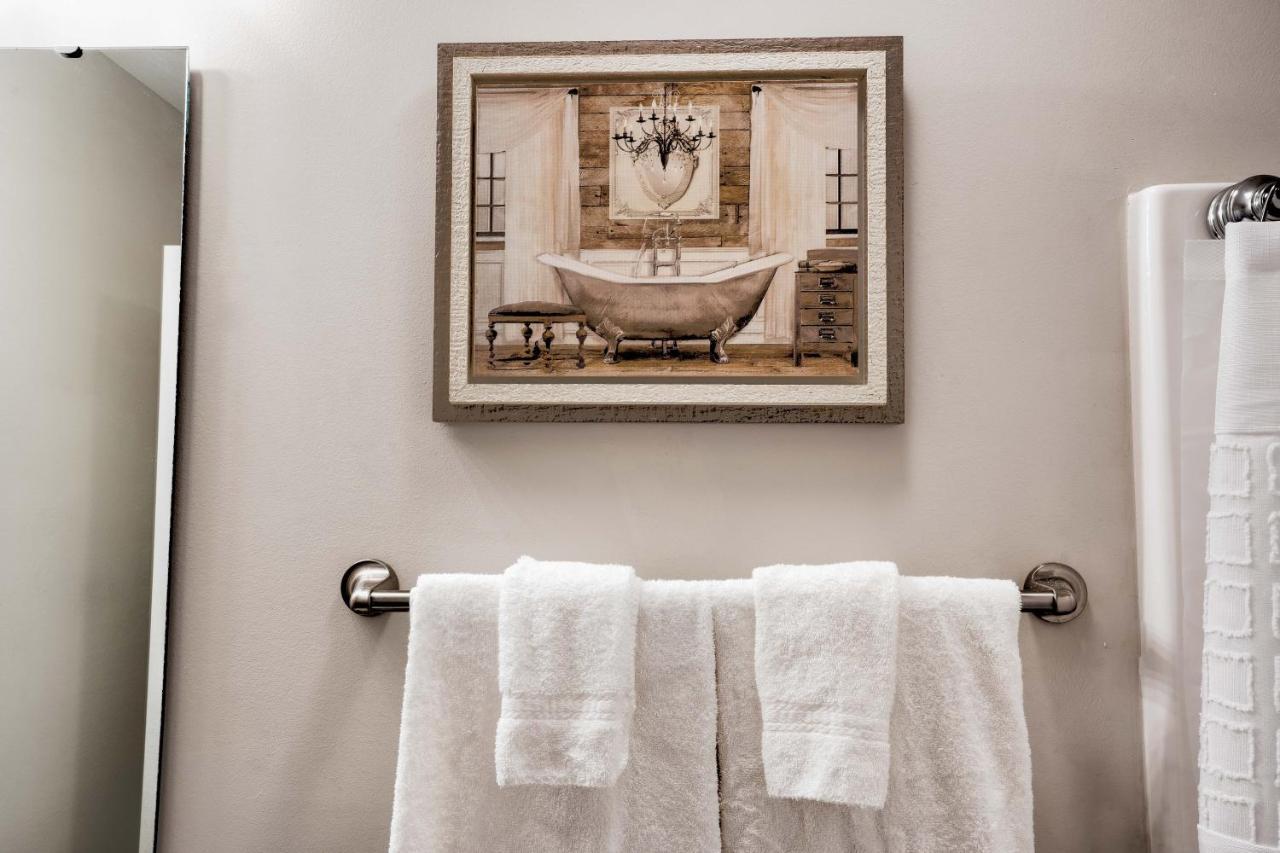 Kannapolis Elegant Townhouse - Pet Friendly Экстерьер фото