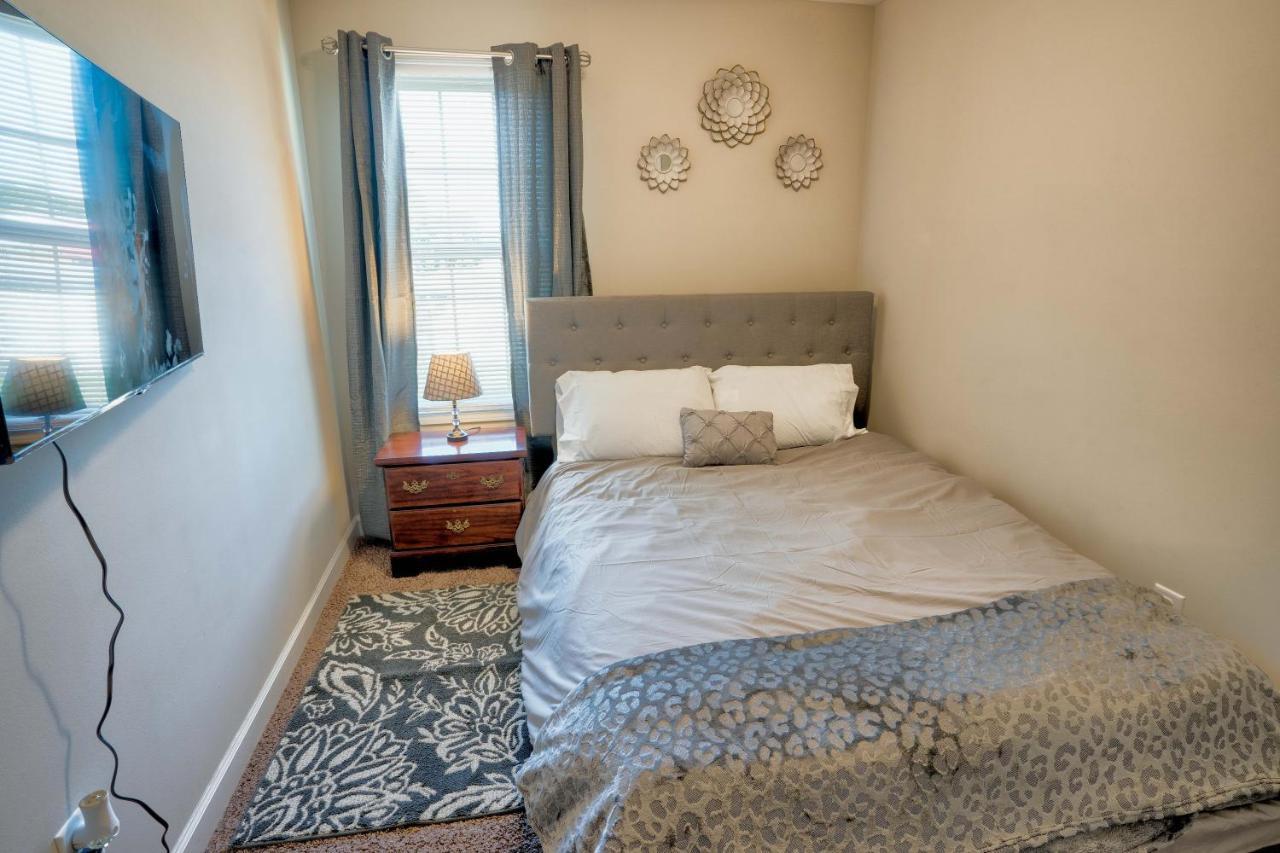 Kannapolis Elegant Townhouse - Pet Friendly Экстерьер фото