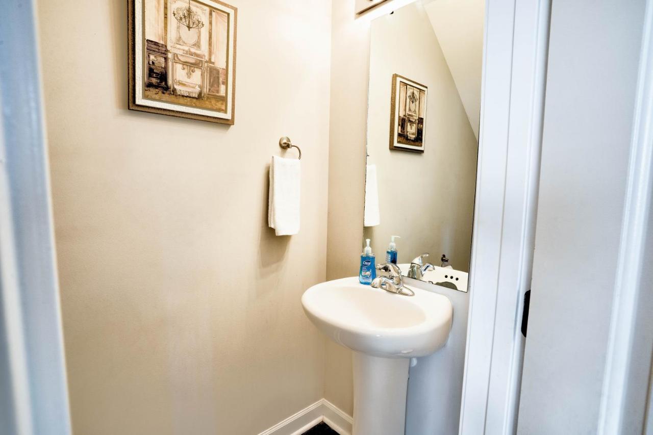 Kannapolis Elegant Townhouse - Pet Friendly Экстерьер фото