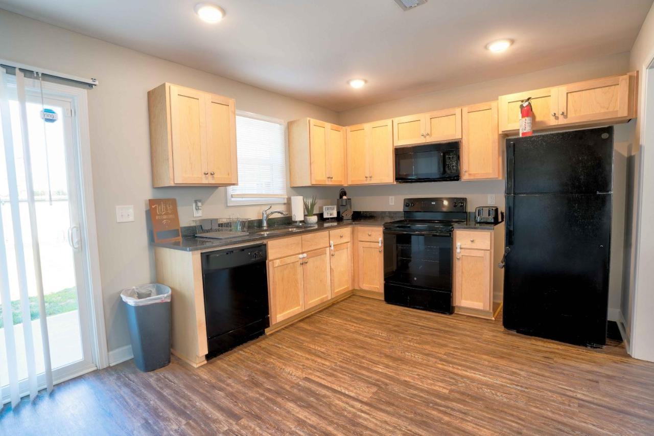 Kannapolis Elegant Townhouse - Pet Friendly Экстерьер фото