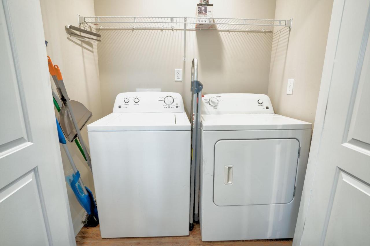 Kannapolis Elegant Townhouse - Pet Friendly Экстерьер фото