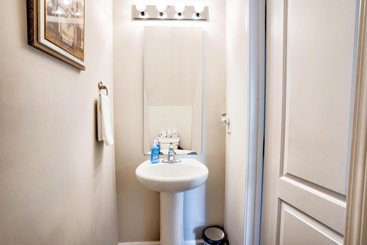 Kannapolis Elegant Townhouse - Pet Friendly Экстерьер фото